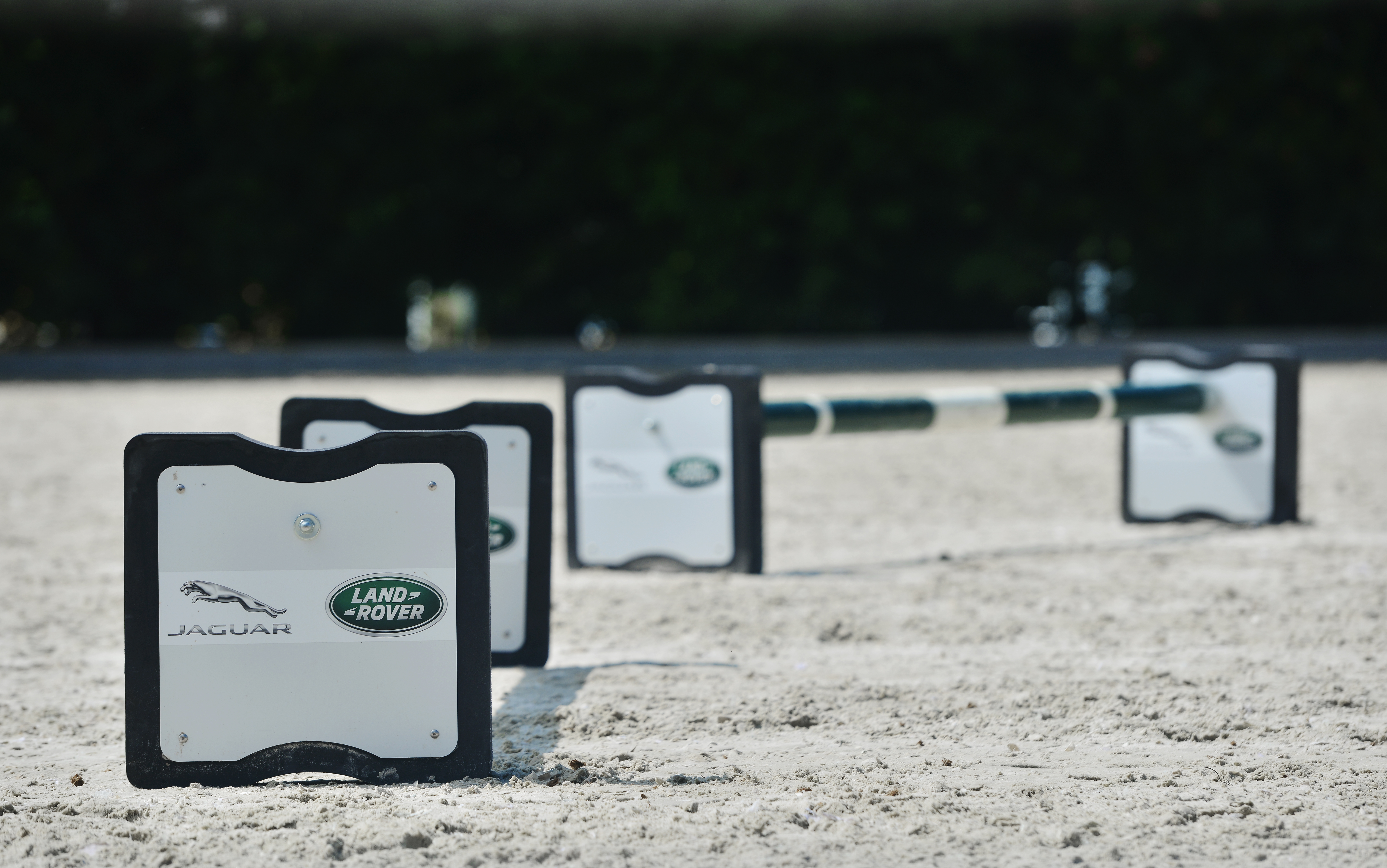 Land Rover 9 Land Rover 9